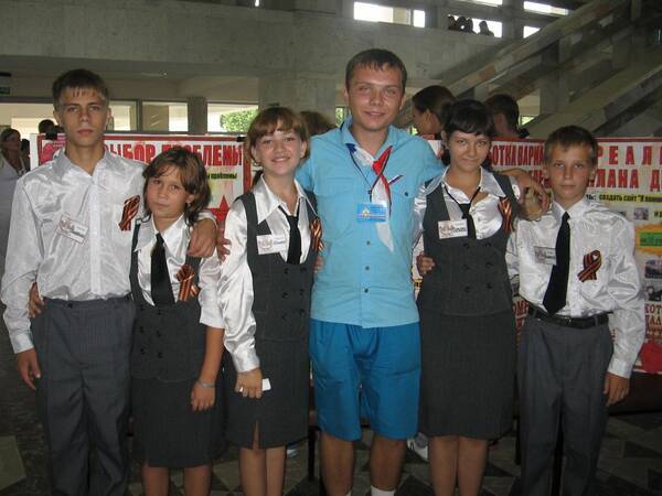 Саша              Захарченко