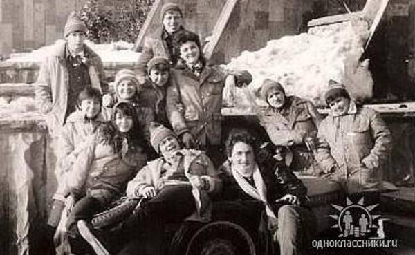 1985  ..