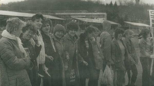 1984 .