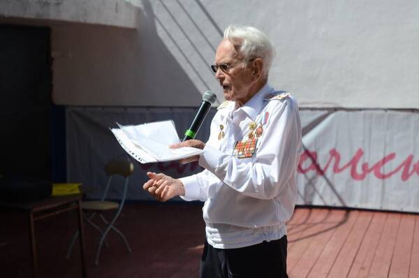 Александр Васильевич Медков — полковник в отставке, участник Великой Отечественной Войны и спортсмен.