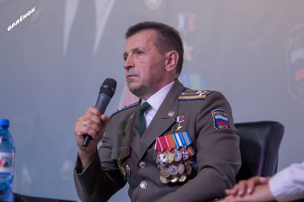 школьники встретились с Героем России Евгением Шендриком