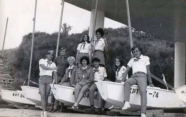 1976...