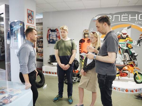 представители российско германской делегации.....