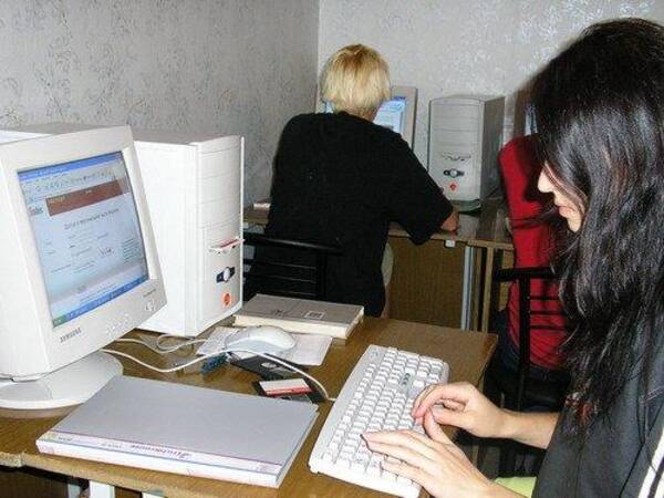 x 3ee334c9.jpgЮлия Сиделёва справа