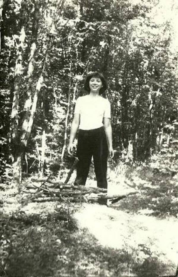 Елена Безуглова (Шкуропатова).