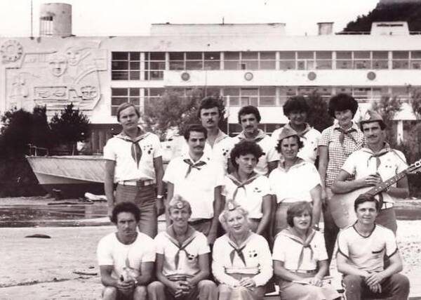 1982.