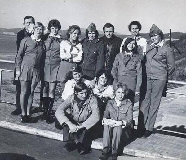 1977