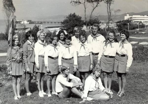 1976.