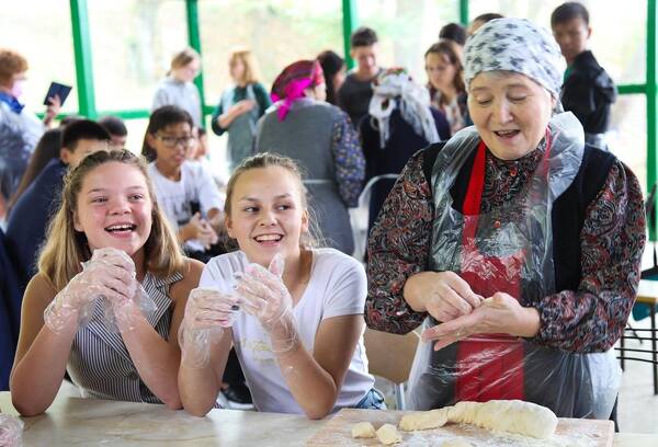Педагоги и сотрудники   «Орлёнка» встретились с бабушками из Бураново...  .