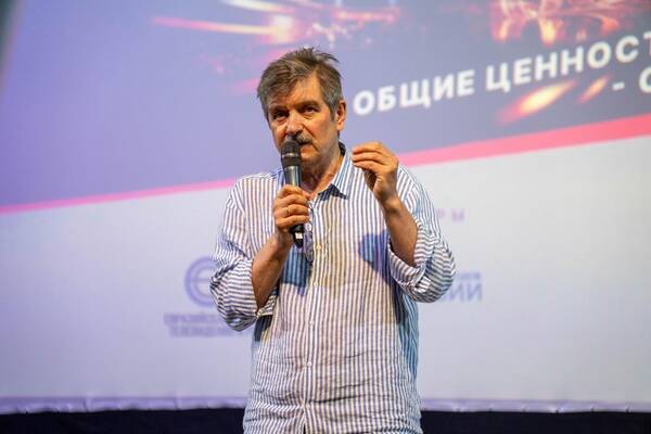 встречу с кинорежиссёром Сергеем