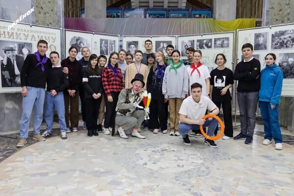 представитель старейшей цирковой Династии «Хольт», член Союза цирковых деятелей России Алексей Шапошников Хольт.