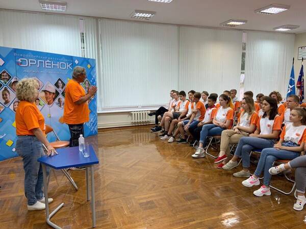 творческая встреча с Волобуевыми Натальей Сергеевной и Сергеем Ивановичем..