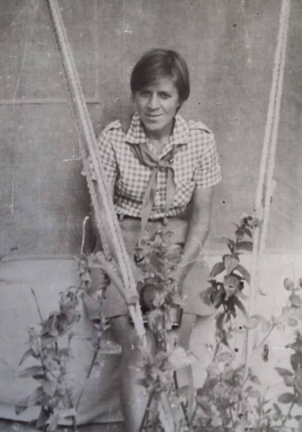Демидова (Петракова) Любовь. 1974 75 гг. 1979 г. летние смены. Стремительная.  Солнечная. Вожатая. Рыльск. Курская.