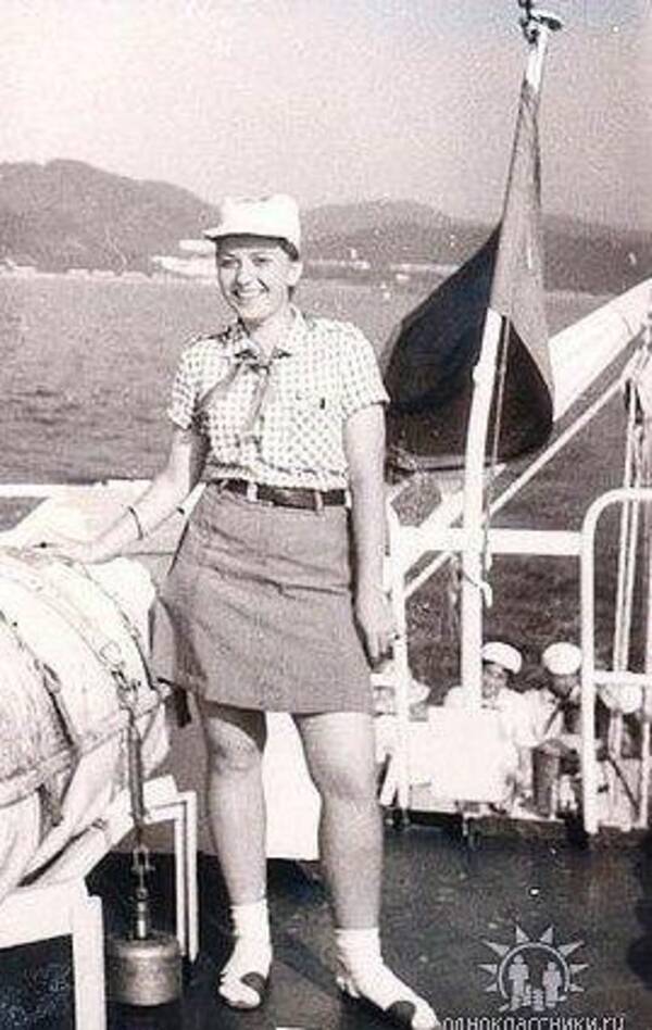 Хозова Елена. 1985г., 1986 г. летние смены. Звёздная. Вожатая. Москва.