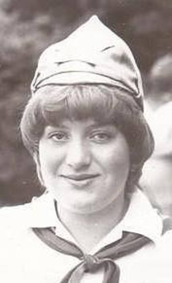 Черноусова (Мезенцева) Лариса. 1983 1985. Комсомольский. Вожатая. Ливны. Орловская.