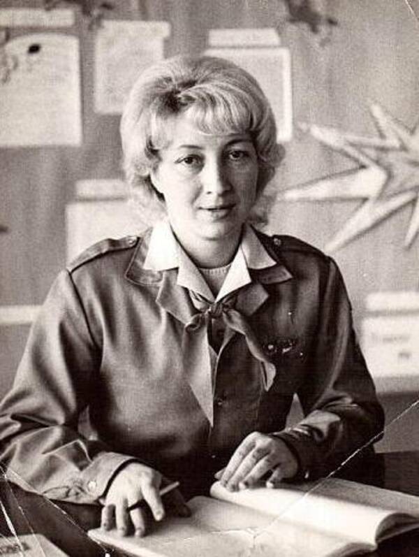 Козина Анна. ШПВ 76.  1976 1980 гг. Звёздная. Вожатая. Старшая вожатая.. jpg