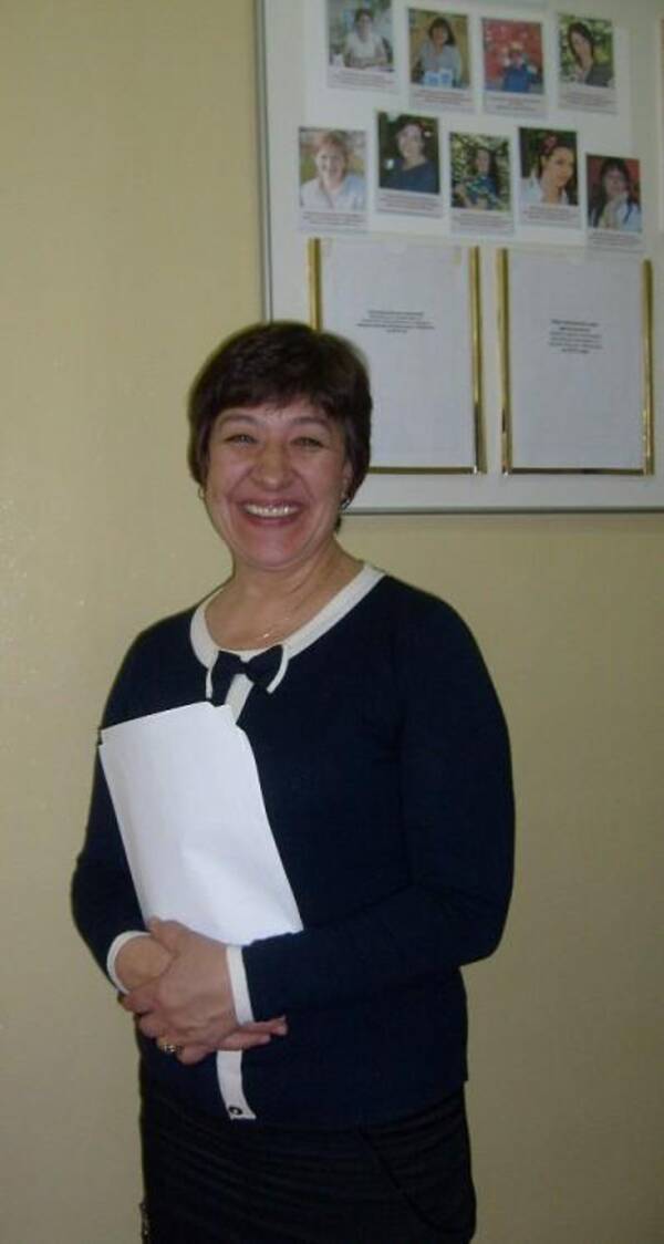 Кузнецова  (Бороненко)Людмила. Комсомольский. Солнечная. Вожатая. Старшая вожатая. Медост. Педагог дополнительного образования.