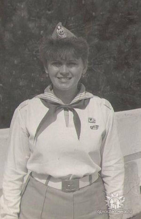 Крючкова (Зимина) Татьяна. 1986 88 гг.  Штормовая. Вожатая.   Волгоград. 