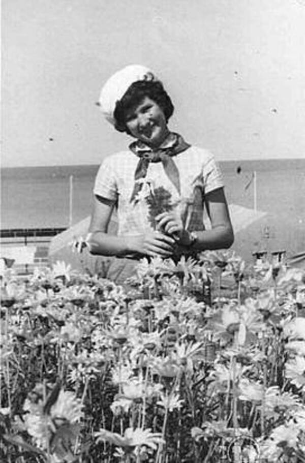 Храпова Любовь. 1973 1975 гг. Звёздная. Вожатая. Астрахань.