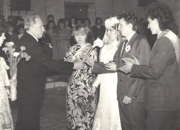 Таня Казакова (Комсомольский) и Володя Зубов (дружину не помню)1987 год