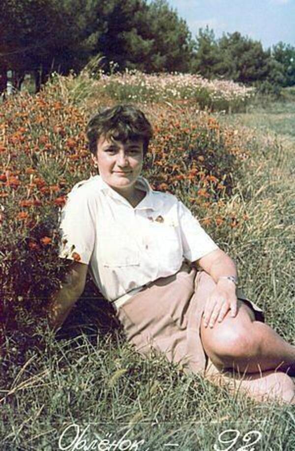 Калинина Вера. 1990  1993 гг. Звёздная.  Вожатая.   Борисоглебск.     Воронежская.. jpg