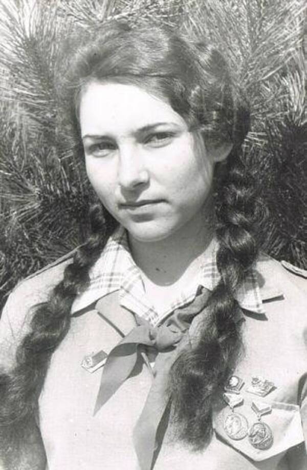 Полетаева Елена. 1976 г. Комсомольский. Штормовая. Вожатая.