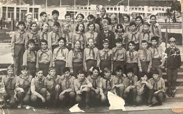 Февраль   март 1970 г., дружина Стремительная, 6 отряд Красные дьяволята.  Вожатые Володя Рысьев и Тоня Вдовиченко.