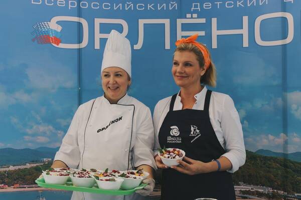 мастер класс по приготовлению фруктового салата от заслуженной актрисы театра и кино Анны Ардовой.