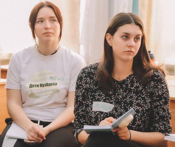 Специалисты центра первой помощи и добровольчества  «Вершина» проводят обучающие курсы для сотрудников и педагогов «Орлёнка».