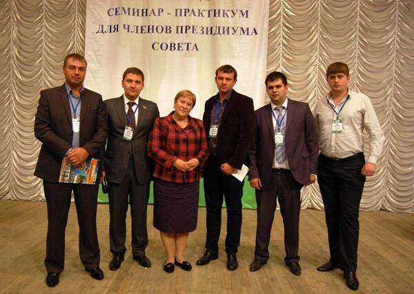 Светлана Хобленко и молодые парламентарии Кубани..