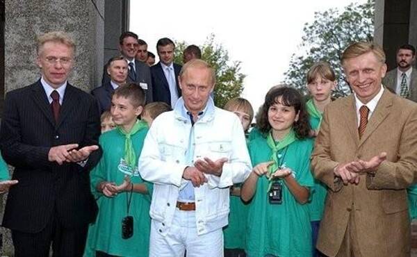 PyMxtGqzHbhVSdaE47DvRiAJXs5pgLke.jpeg 16 сентября 2003 года