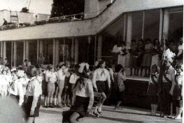 Линейка 1 сентября 1983 года. .