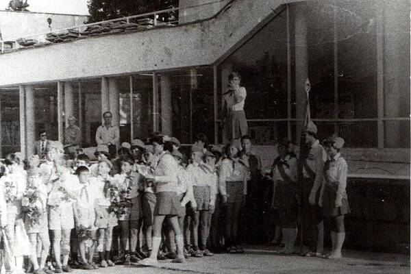 Линейка 1 сентября 1983 года.  .