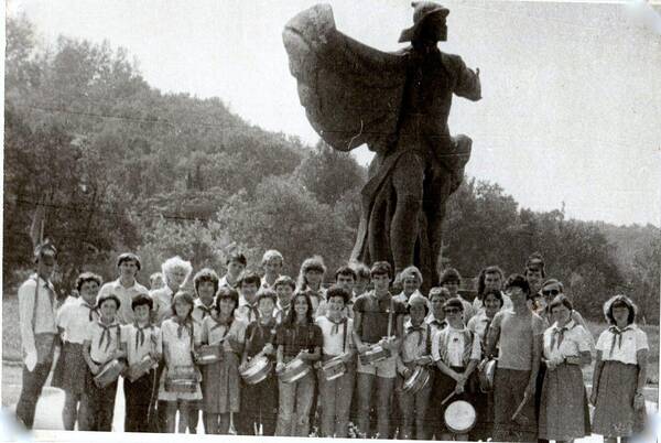 1983. Португальская делегация. Вожатые   Людмила Осинцева и Андрей Сидло.