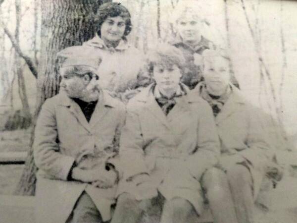 Вверху  Лариса  Сарикек, Екатерина Погребняк. Внизу  Анна Рогалева, Лидия Веденеева и Алла Степина .