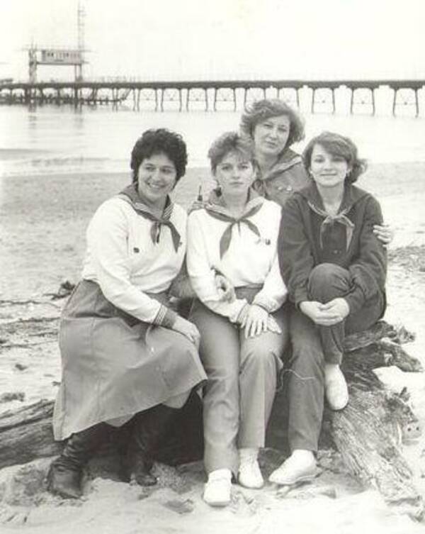 Света Наумова, крючкова  таня, Тан Матькова, Лена Чканникова, Орленок 1987 г.