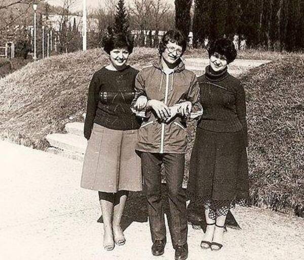 ШТАНГОВЕЦ И БЕЗРУКОВЫ.