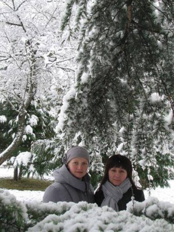 инна наумова  слева