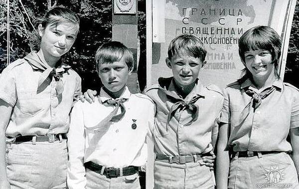 Вожатая Ольга Филёткина.