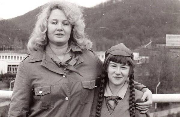 Вожатая Алла Федотова.