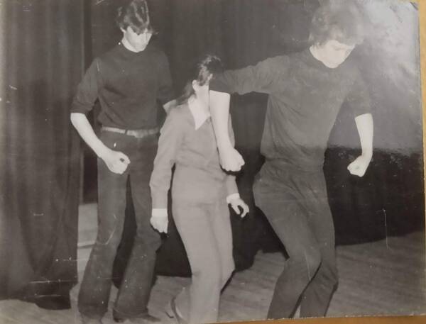 Стремительная,  Юность1981 В роли Буратино Танечка Кудинова.