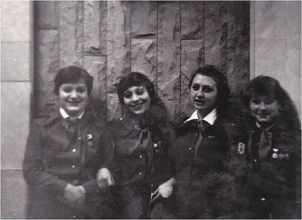 Лариса Черноусова Мезенцева, Ольга Клюева Зотова, Соня Баранцева, Татьяна Ярошенко Меркушева