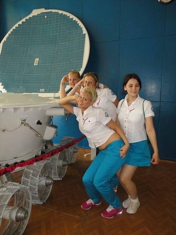 Яна Щёголева  сзади