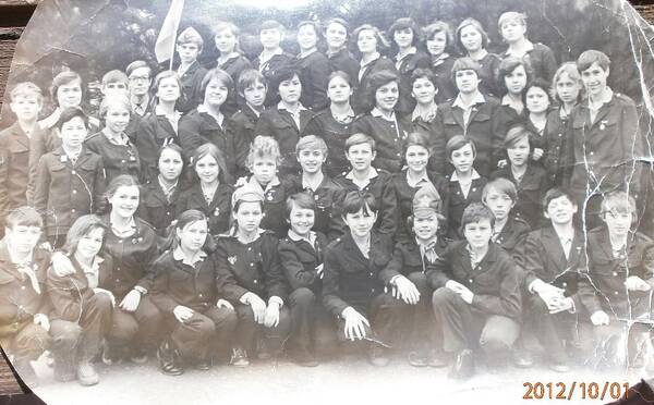 стремительная 2 отряд ровесники 1 смена 1981  вожатые галя маркова и люба суетина