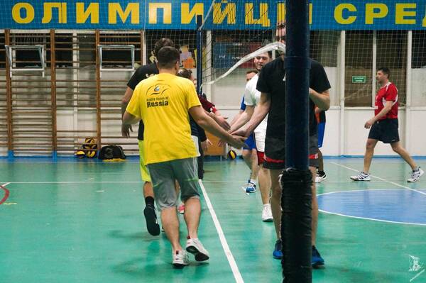 финал по волейболу среди сотрудников центра. ..