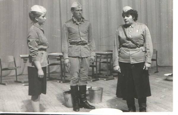 ШПВ86 и студенты,лето 1988г. Вожатский спектакль Воронкова Ольга, Круглов Николай, Шабликова Надежда
